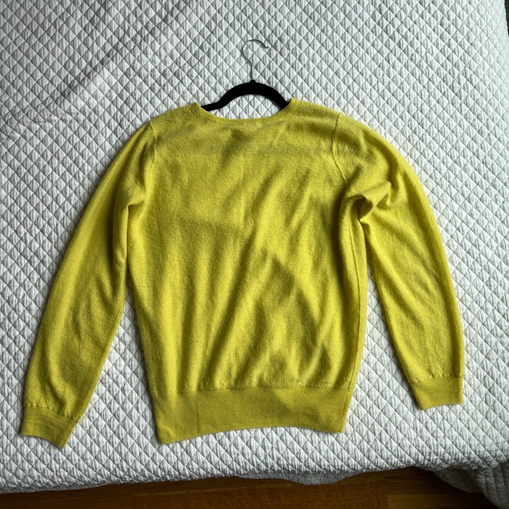 Vibrant Yellow Crew Neck Sweater with Fine Knit